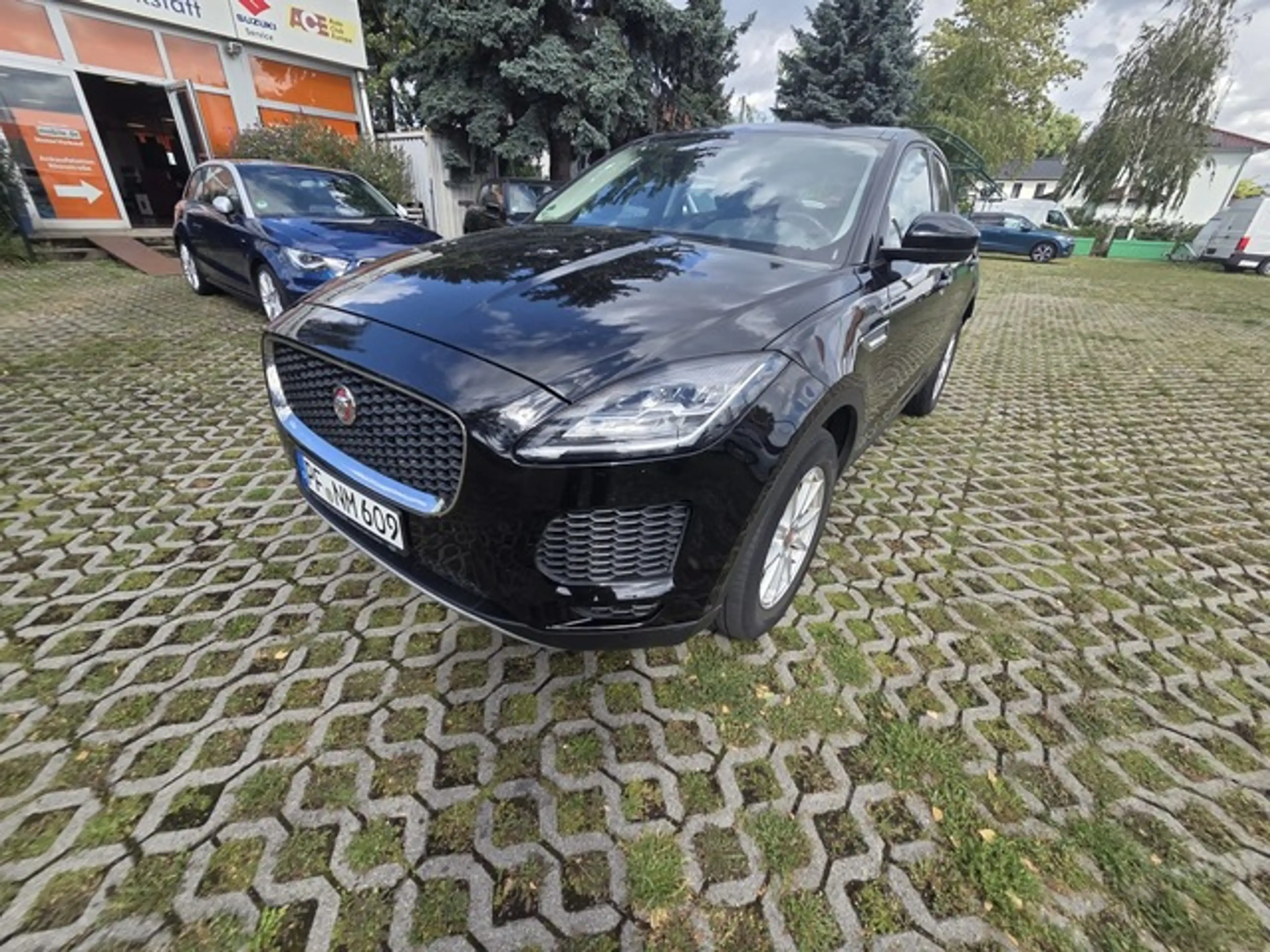 Jaguar E-Pace AWD Navi ACC Sitzheizg. dt. Modell — photo 3
