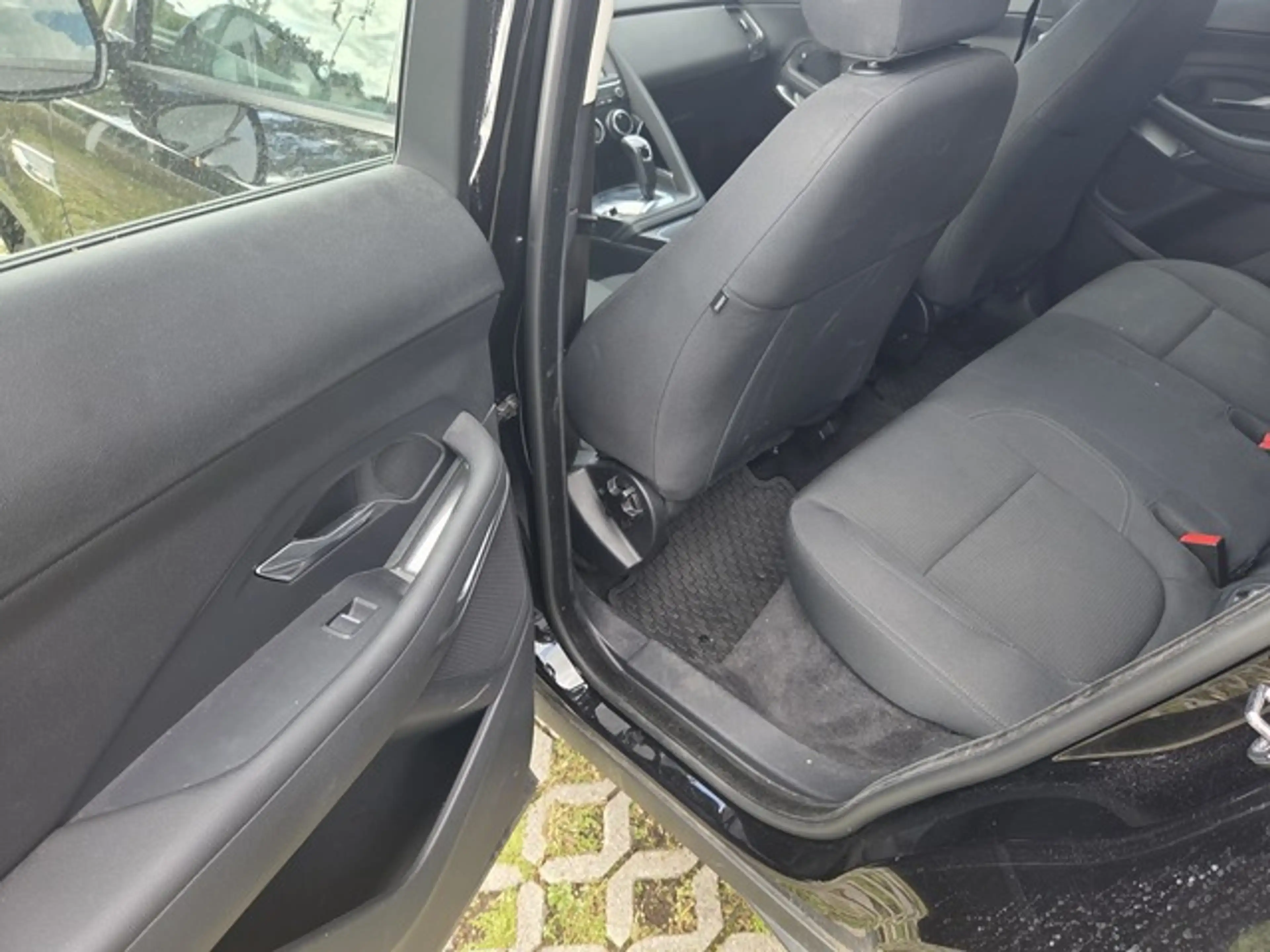 Jaguar E-Pace AWD Navi ACC Sitzheizg. dt. Modell — photo 15