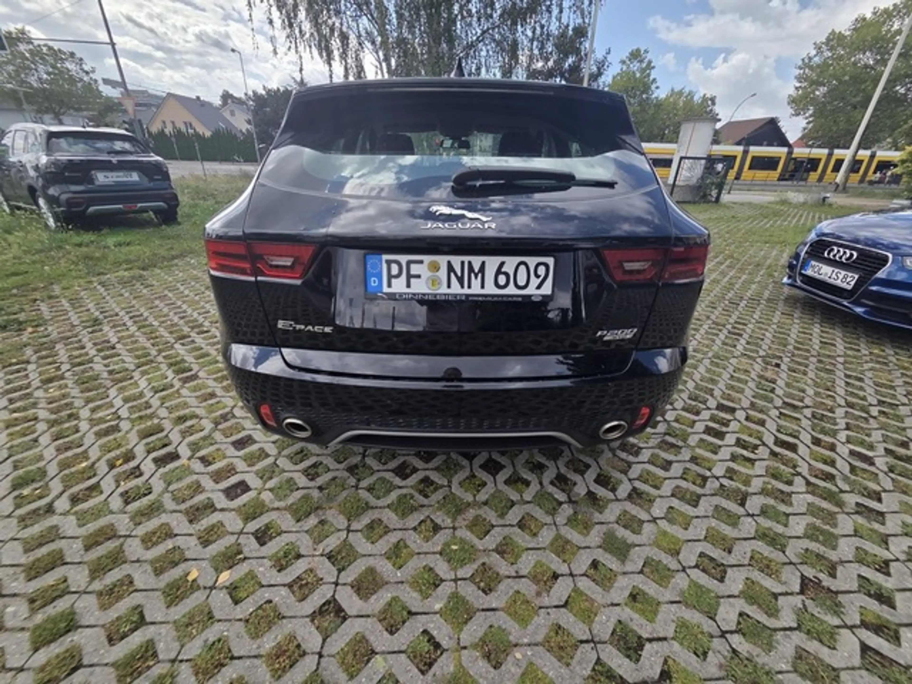 Jaguar E-Pace AWD Navi ACC Sitzheizg. dt. Modell — photo 6