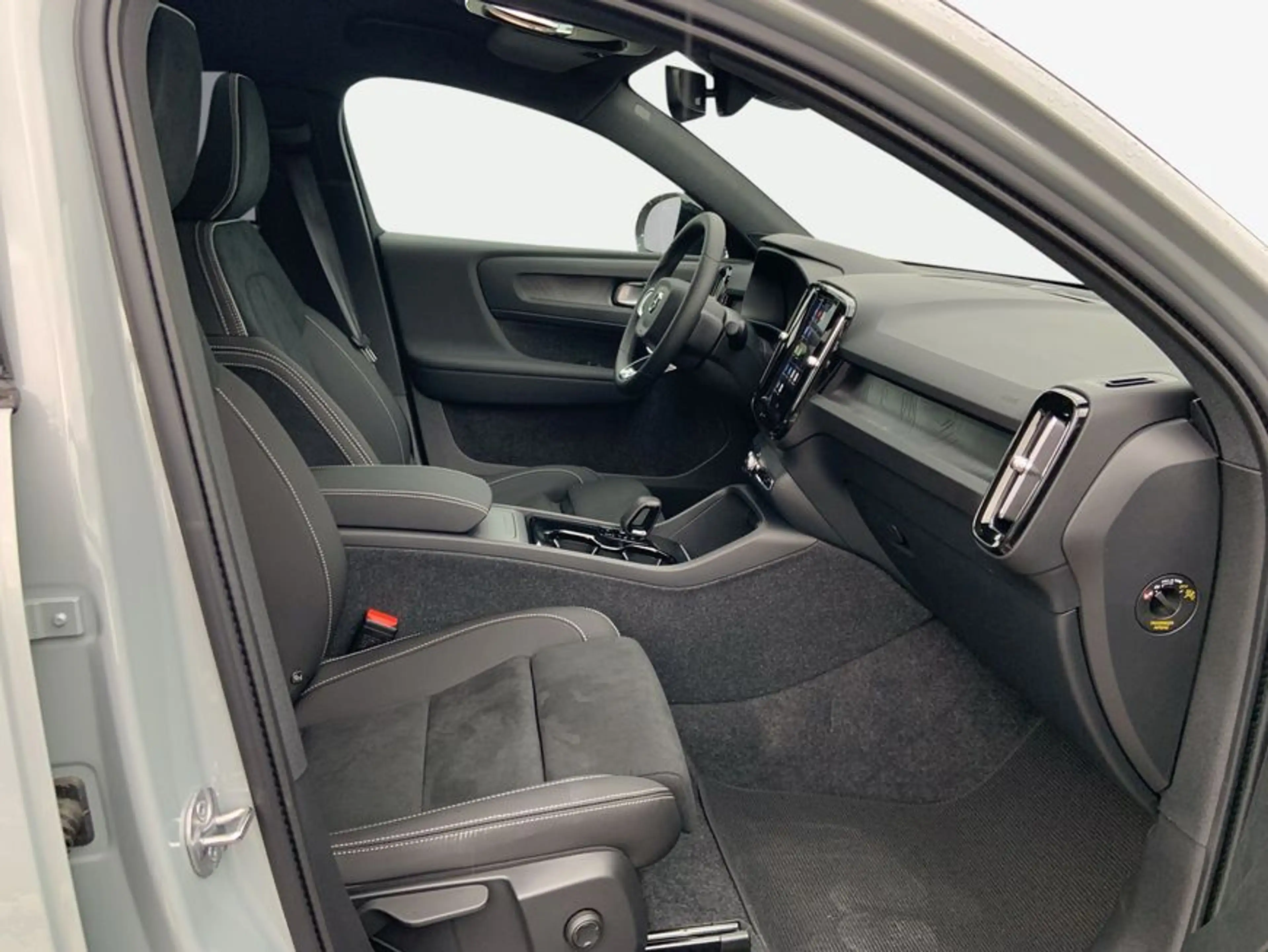 Volvo C40 Recharge 82 kWh Twin Motor Plus**19Zoll** — photo 14