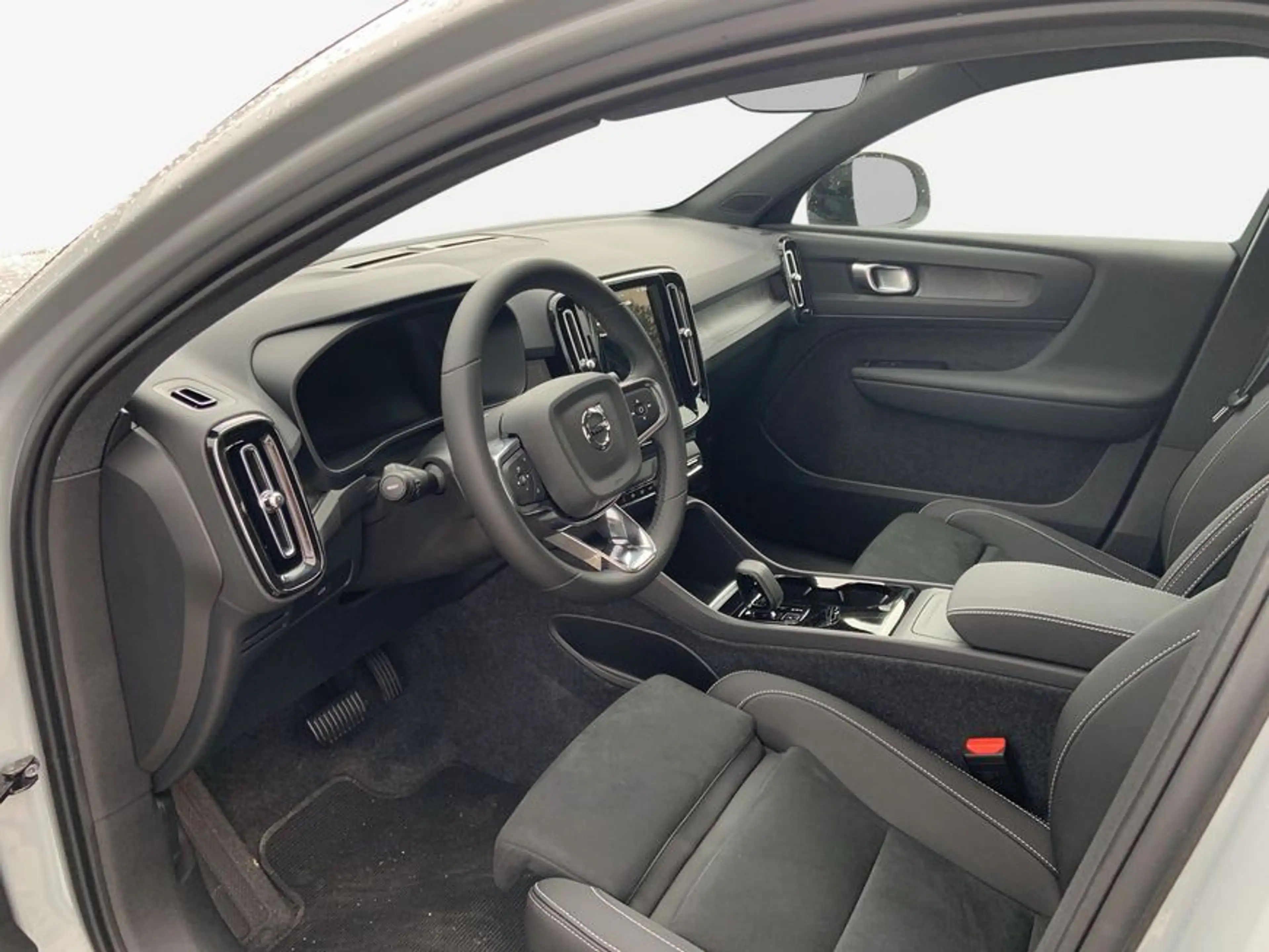 Volvo C40 Recharge 82 kWh Twin Motor Plus**19Zoll** — photo 11