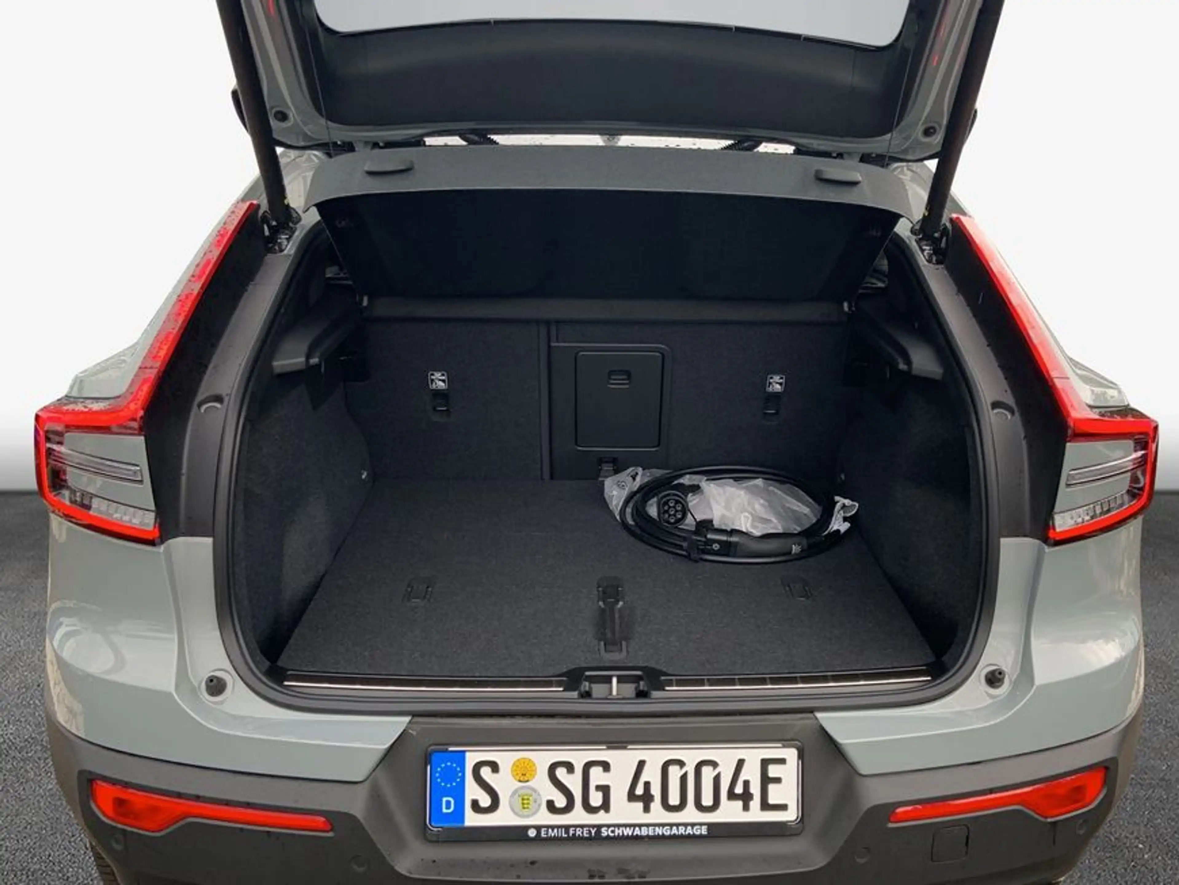 Volvo C40 Recharge 82 kWh Twin Motor Plus**19Zoll** — photo 10
