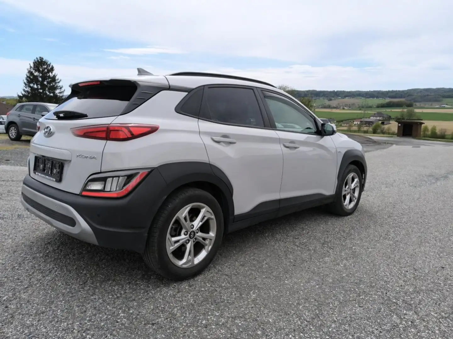 Hyundai KONA Trend 2WD Mild Hybrid Grau - 2