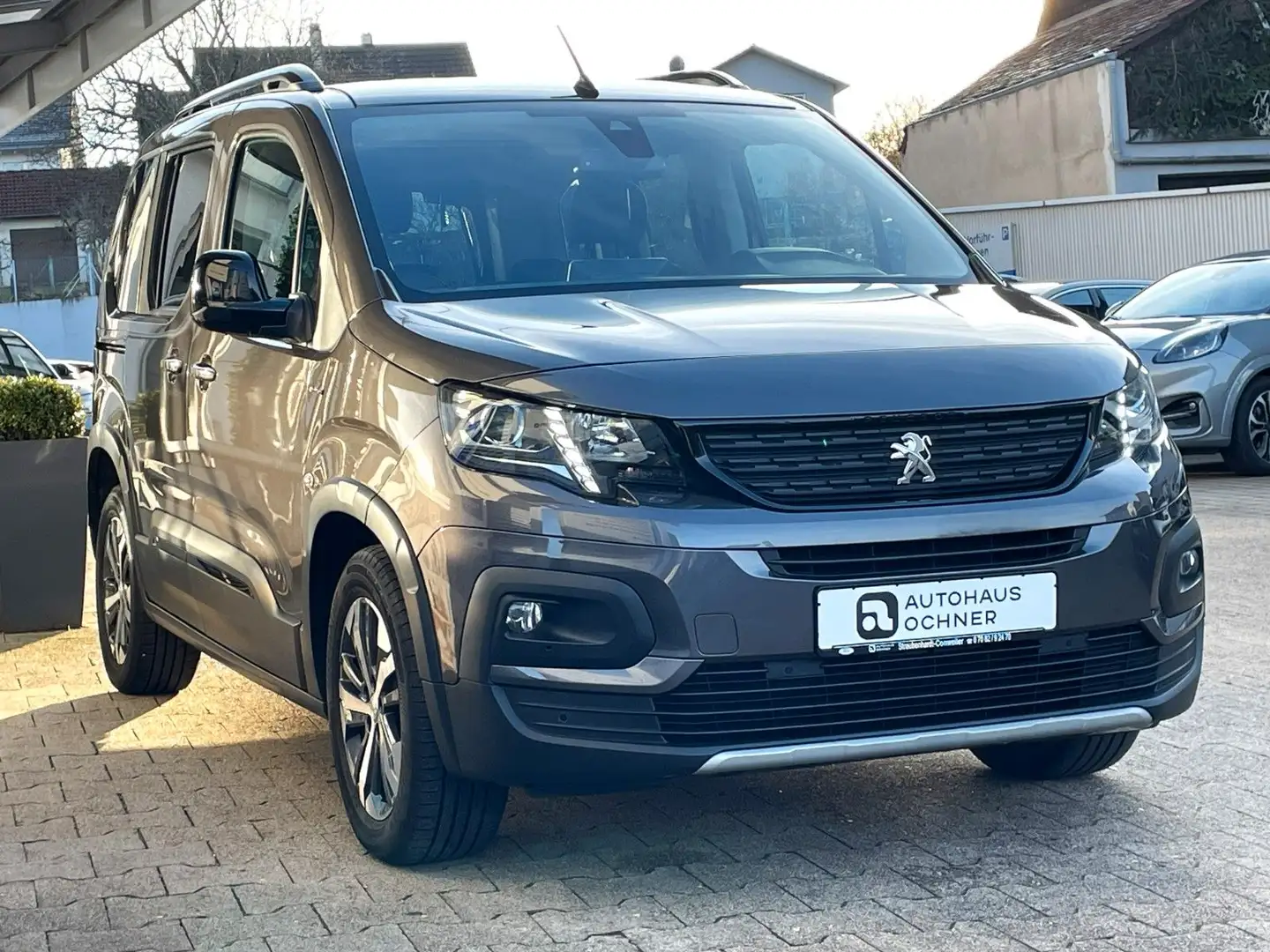 Peugeot Rifter 1.2 PureTech 130 Allure L1 Grau - 2