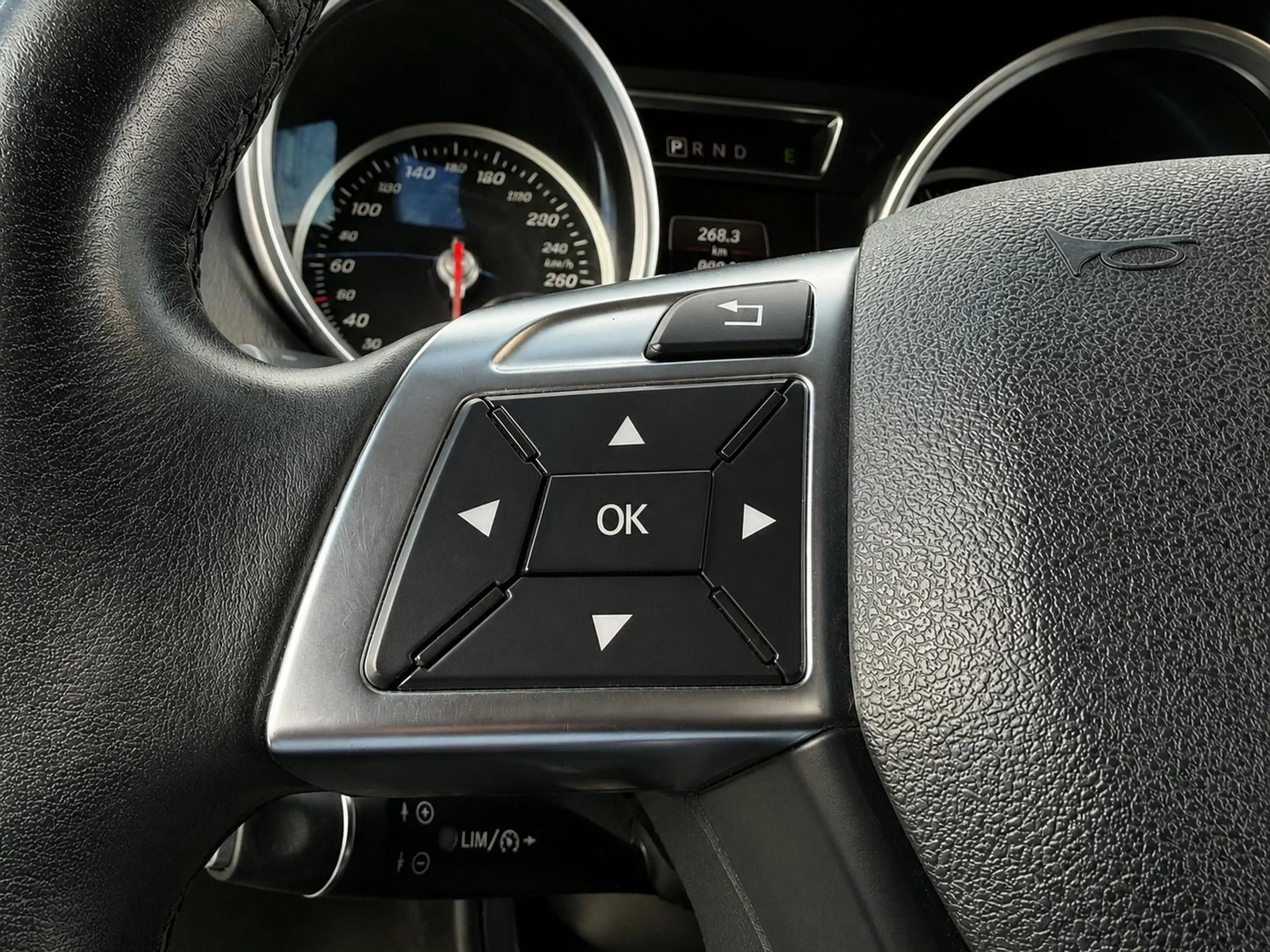Mercedes-Benz G 350 d — photo 12
