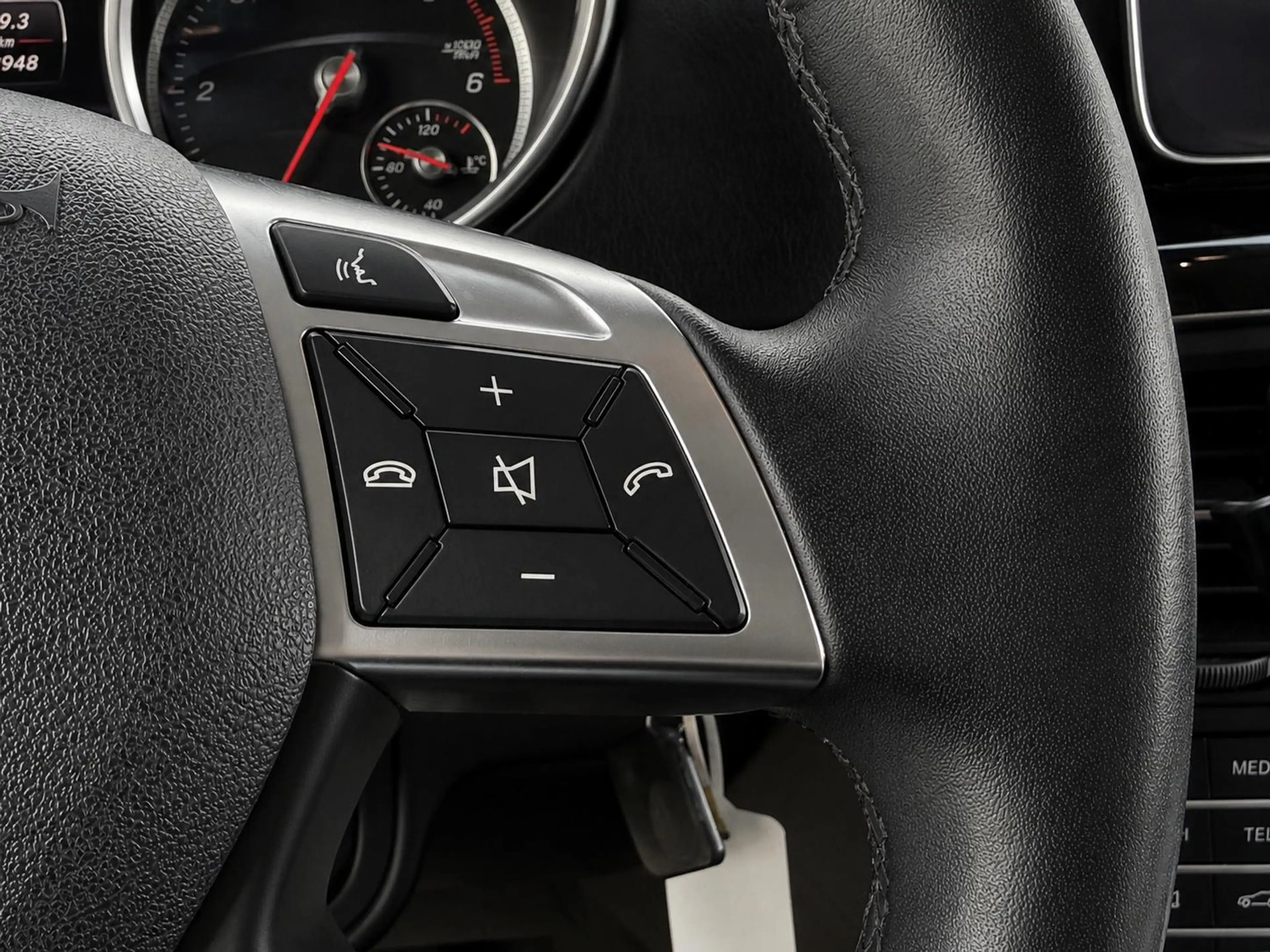 Mercedes-Benz G 350 d — photo 13