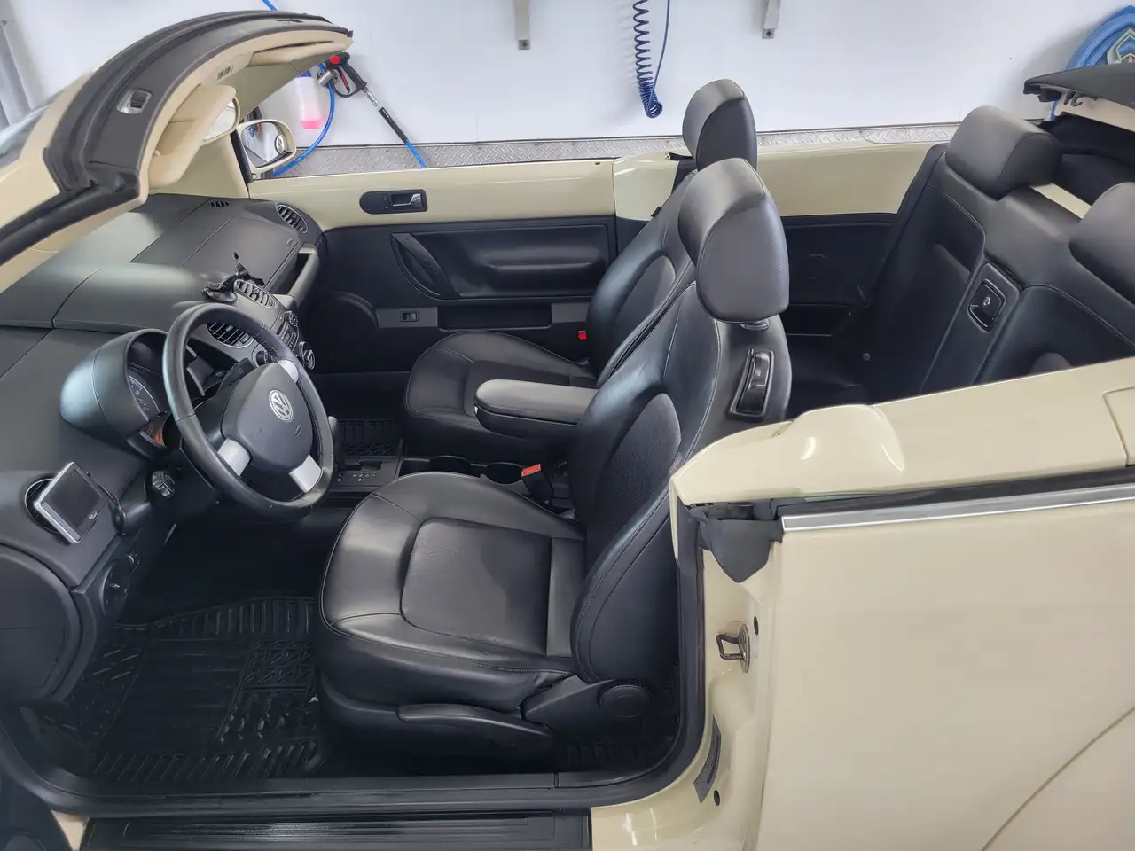 Volkswagen Beetle photo Volkswagen Beetle