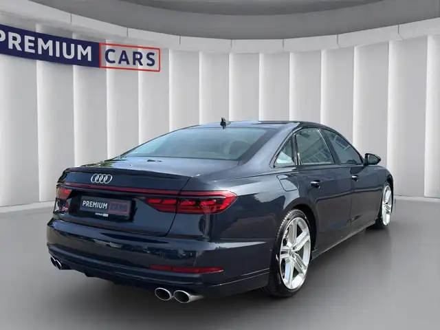 Audi S8 view 5