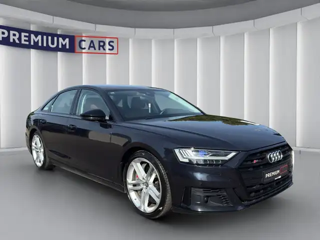 Audi S8 view 7