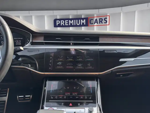 Audi S8 view 12