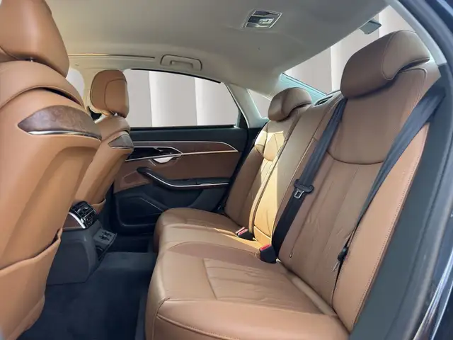 Audi S8 view 15
