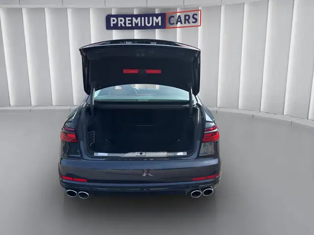 Audi S8 view 17