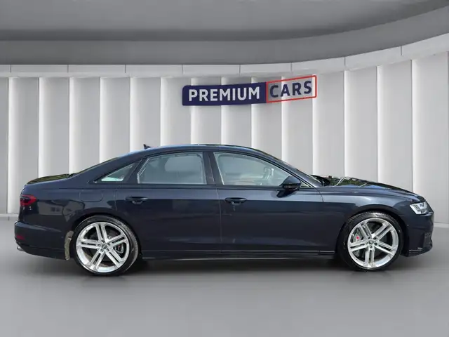 Audi S8 view 6