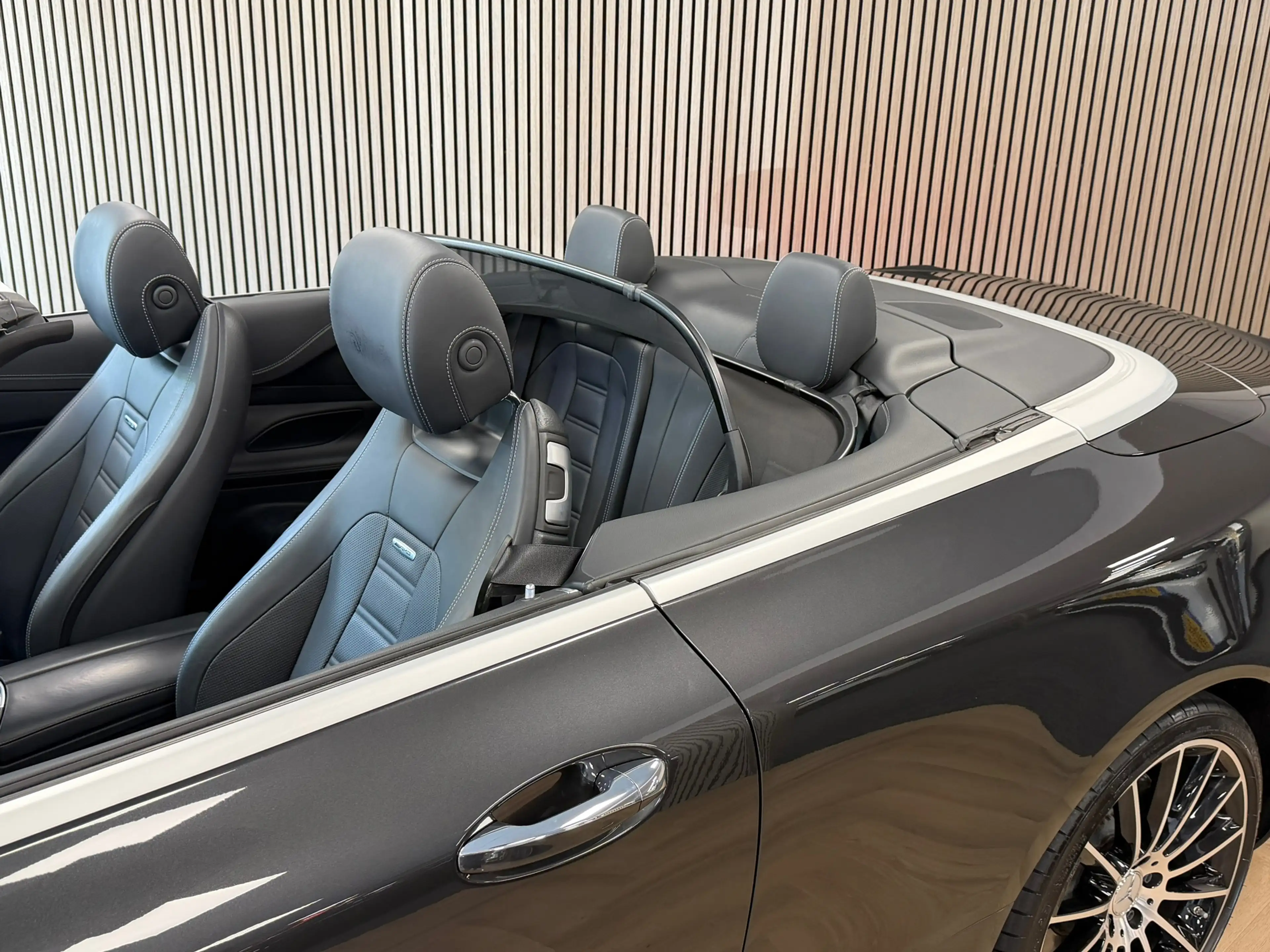 Mercedes-Benz E 53 AMG Cabrio 4MATIC CAMERA 360 MEMORY-SEATS SFEERVERLICH — photo 3
