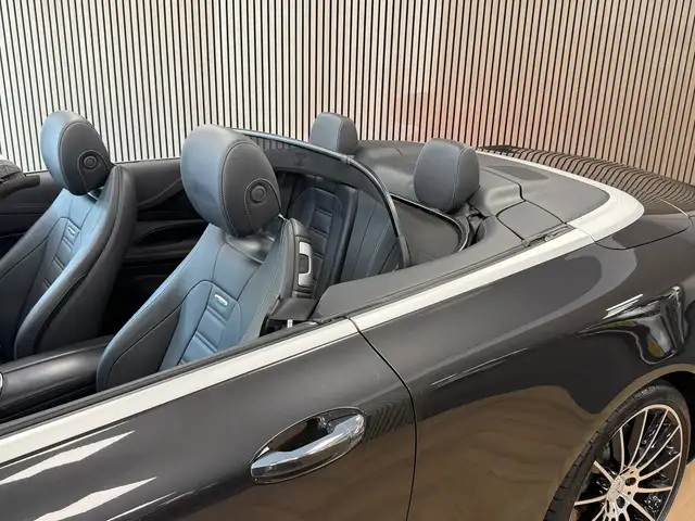 Mercedes-Benz E-Class view 3