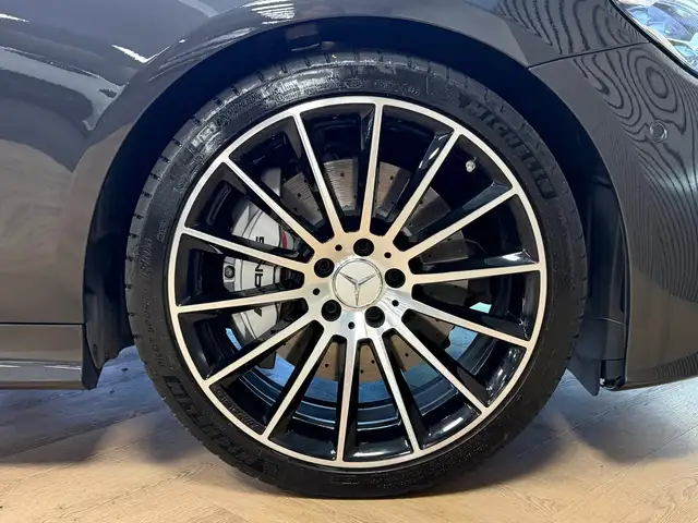 Mercedes-Benz E-Class view 11