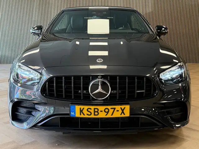 Mercedes-Benz E-Class view 5