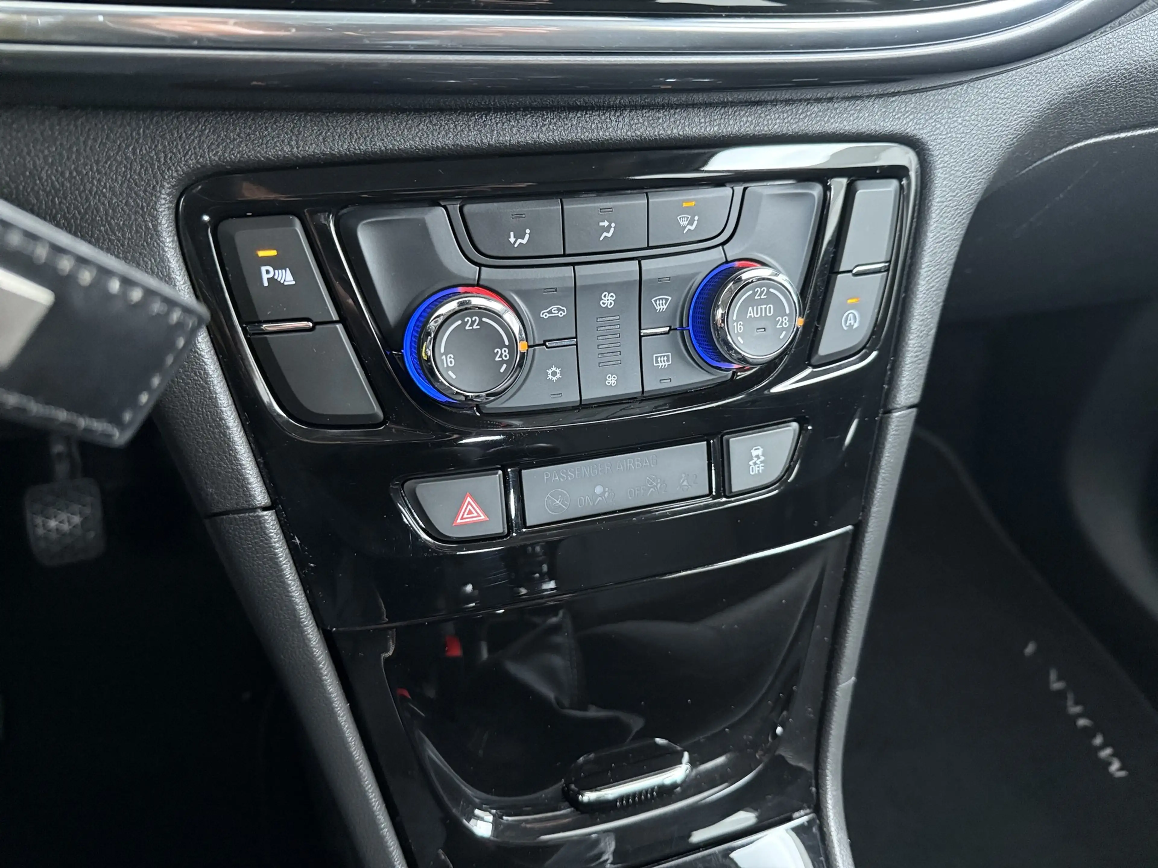 Opel Mokka X 1.4 Turbo Innovation / Trekhaak / Navigatie / Park — photo 18