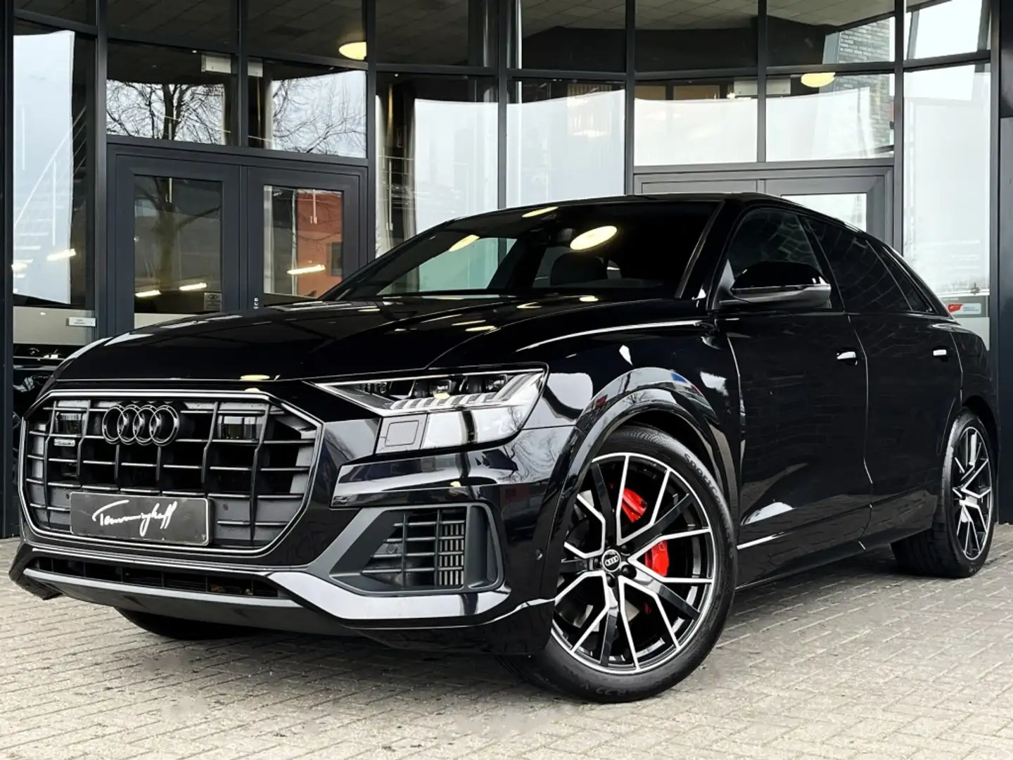 Audi Q8 55 TFSI E Q S-LINE - LEDER - EL. TREKH. - 22 INCH Schwarz - 1