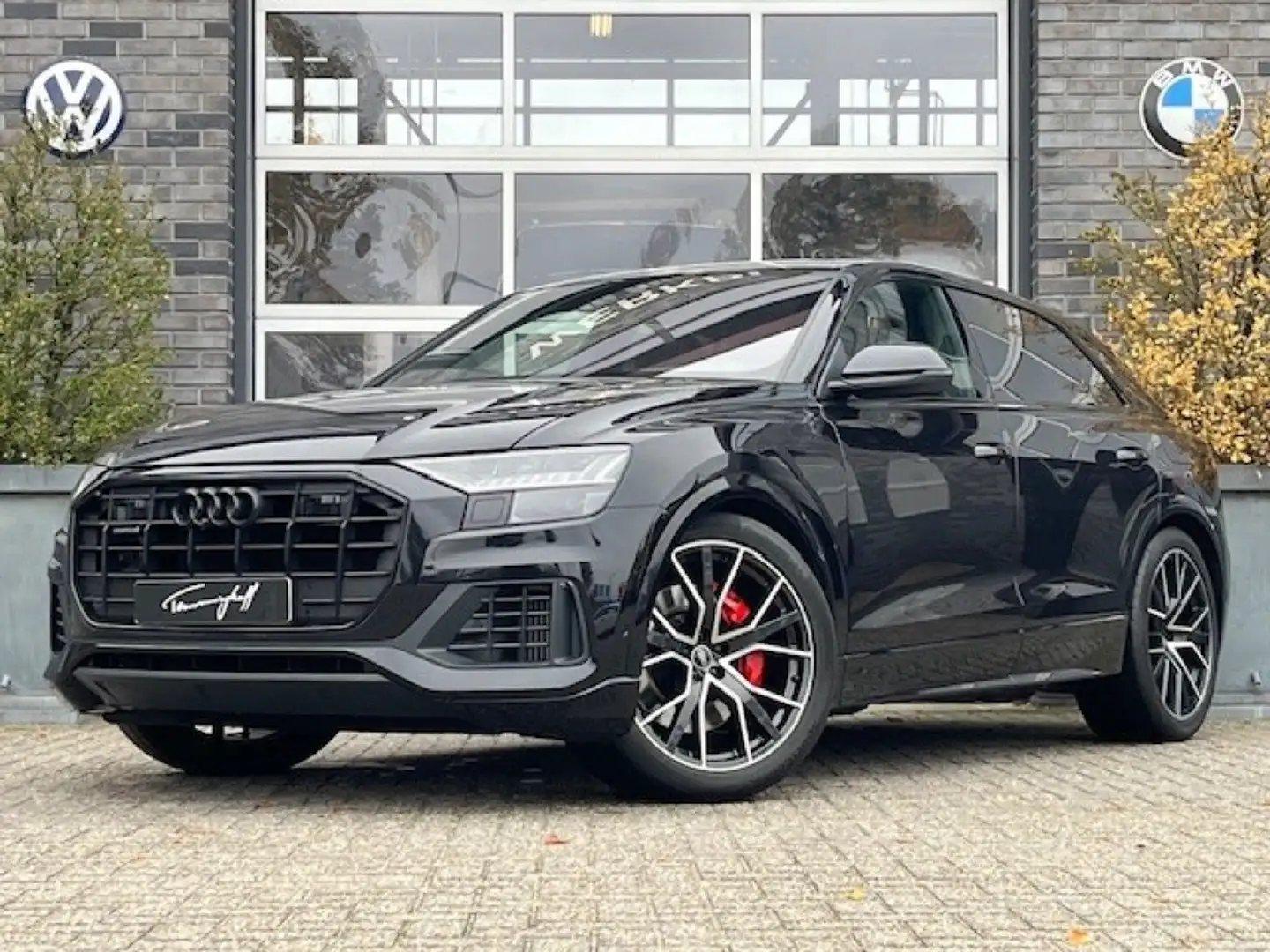 Audi Q8 55 TFSI E Q S-LINE - LEDER - EL. TREKH. - 22 INCH Zwart - 1