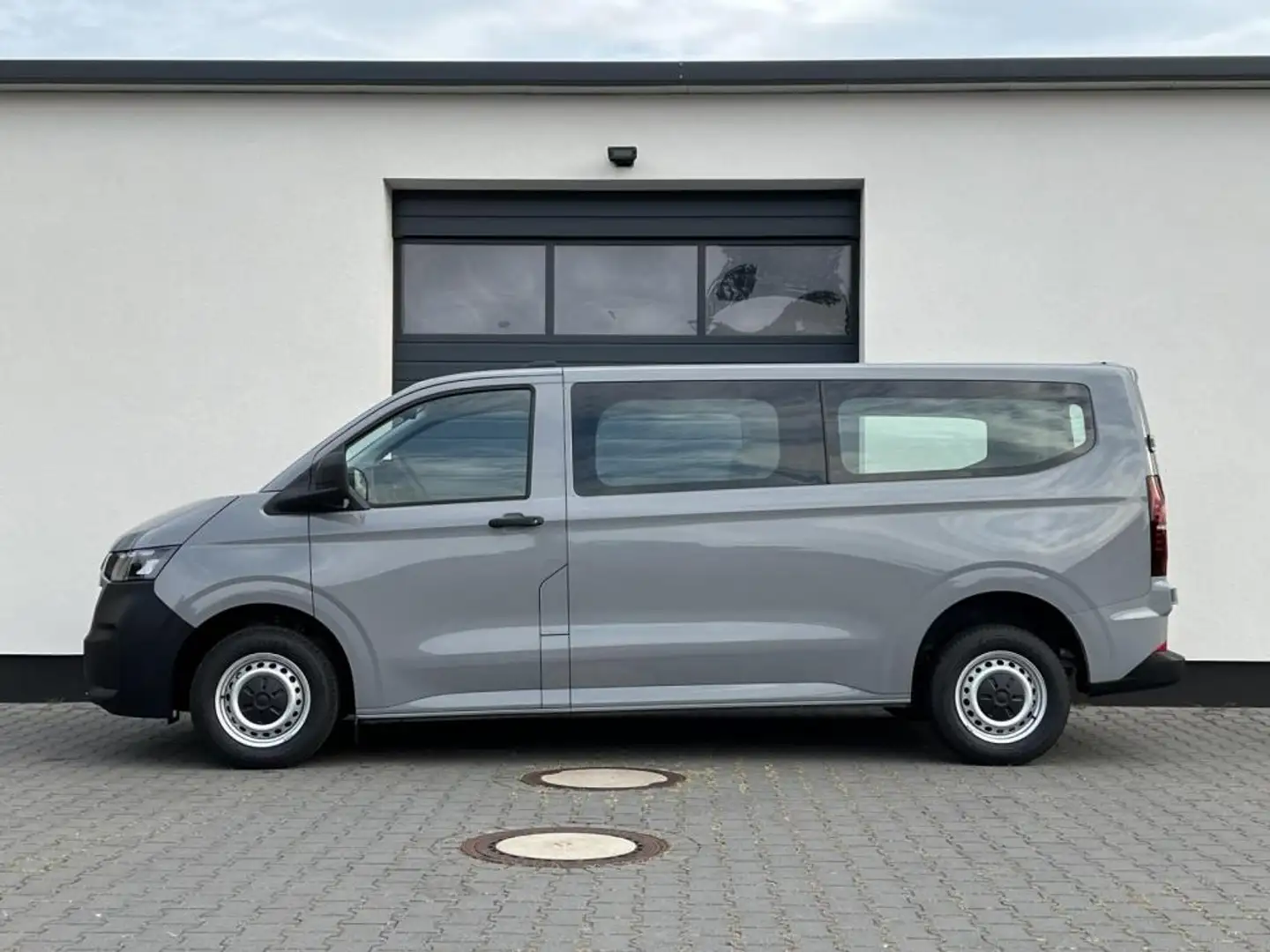 Volkswagen T7 Kombi 2,0 TDI Automatik 110kW lang AHK 5Jahre 110 kW ... Grau - 1