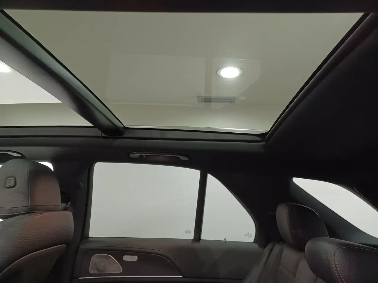 Mercedes-Benz GLE снимка Mercedes-Benz GLE