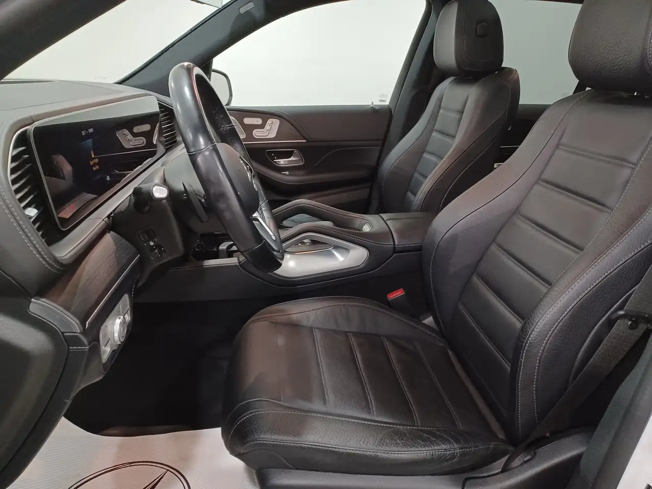 Mercedes-Benz GLE снимка Mercedes-Benz GLE