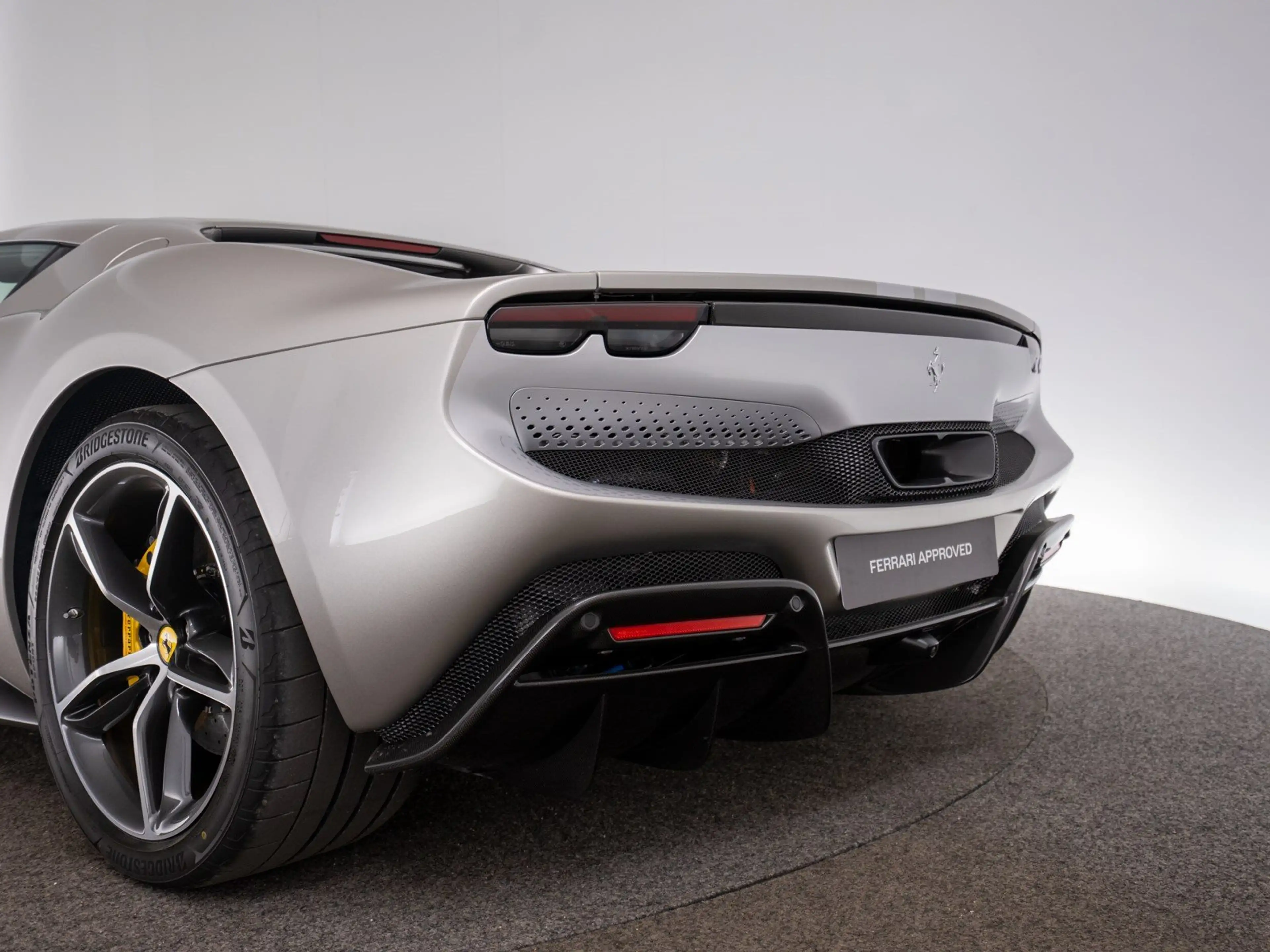 Ferrari 296 GTB FERRARI SINGEN — photo 12