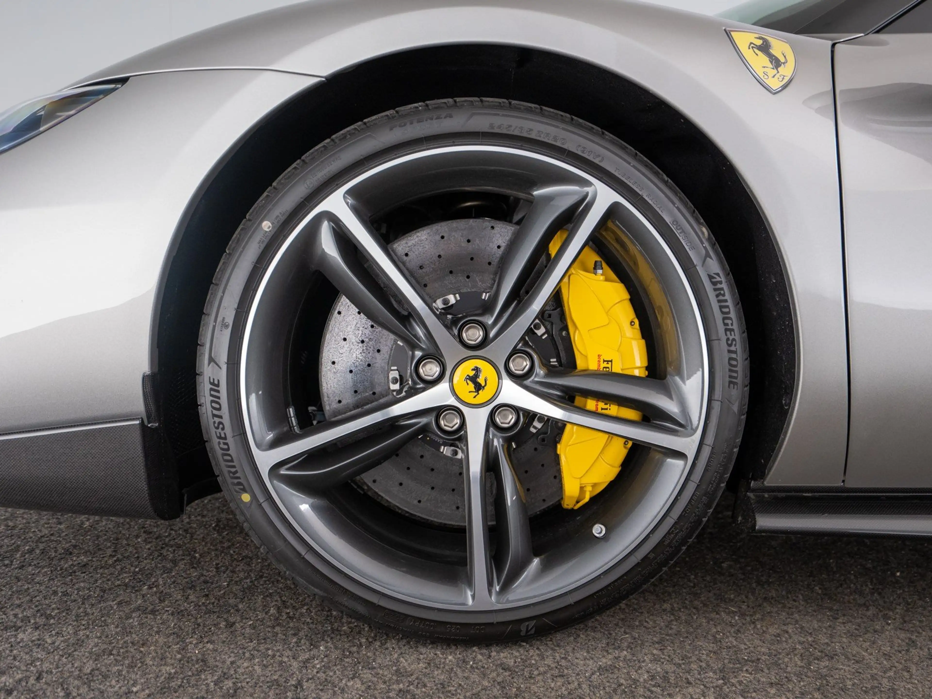 Ferrari 296 GTB FERRARI SINGEN — photo 2