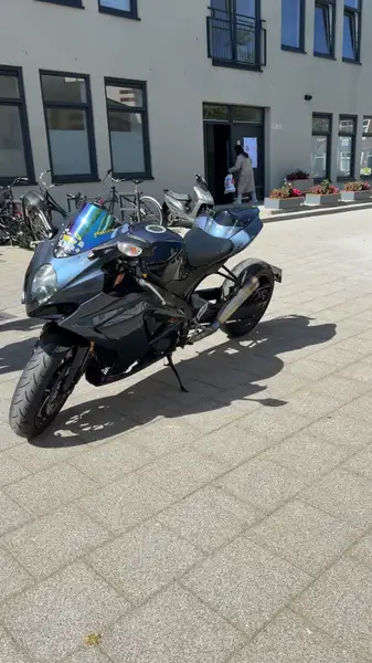 Suzuki GSX-R 1000 - foto 3