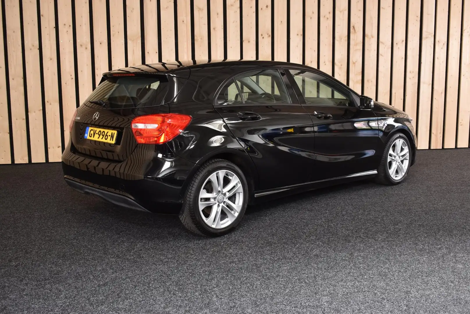 Mercedes-Benz A 180 Economy 72dkm (NAP) 17" all-season Clima 5-drs NL- Чорний - 2