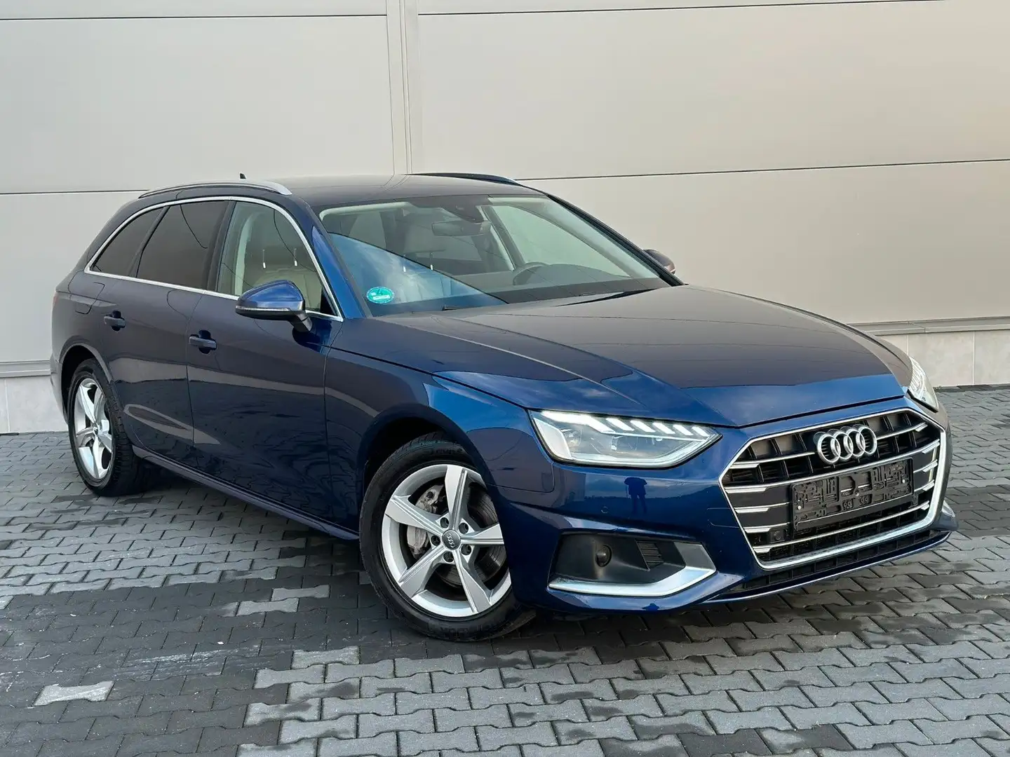 Audi A4 Avant 40 TDI advanced Blau - 2