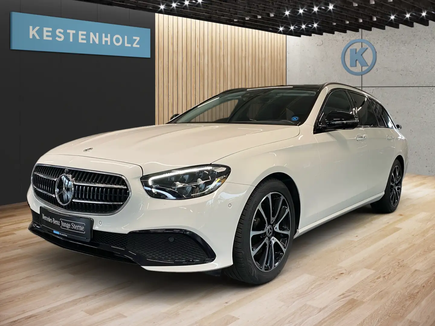 Mercedes-Benz E 220 E 220 dT *AVANTGARDE*NIGHT*PANO*360°*SHZ*LED*SHZ Weiß - 1