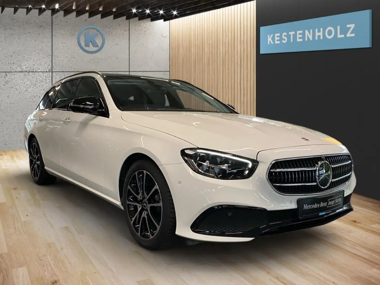 Mercedes-Benz E 220 E 220 d T *AVANTGARDE*NIGHT*PANO*360°*SHZ*LED* Weiß - 2