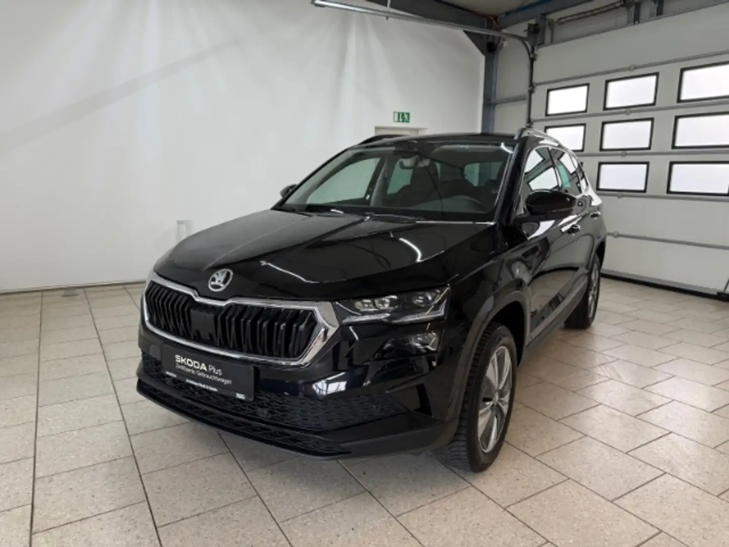 Skoda Karoq Selection 1.5 TSI ACT DSG Navi AHK ACC LED Schwarz - 2