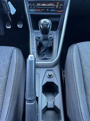 Volkswagen Polo view 14