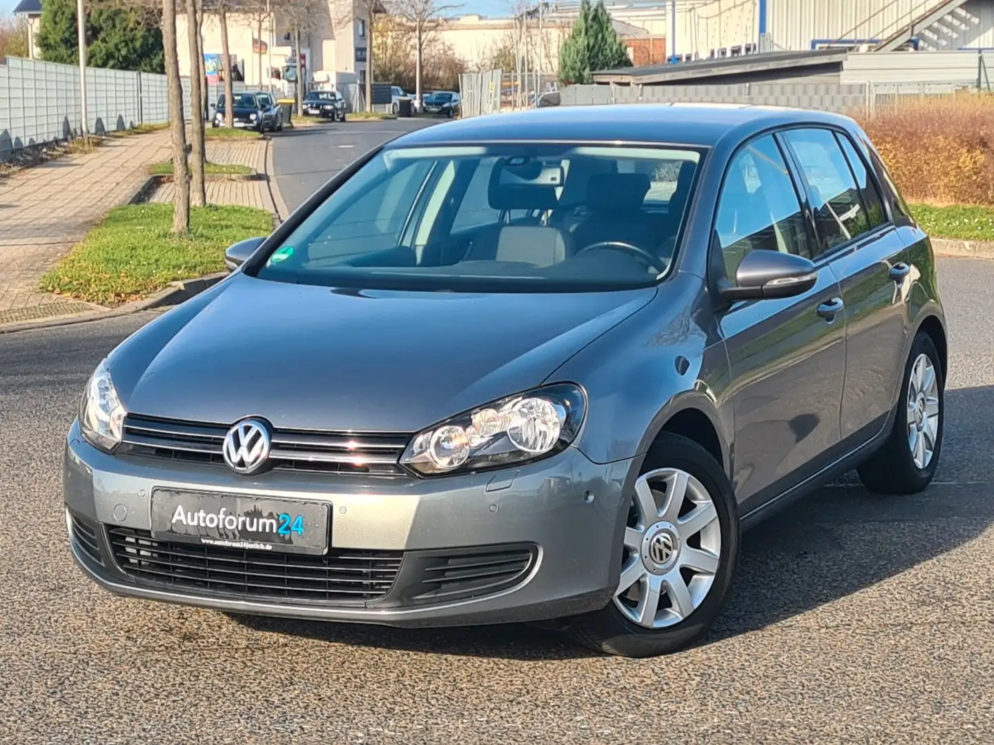 Volkswagen Golf VI Comfortline 1.8T*Autom.*Navi*PDC*SHZ* Gris - 1