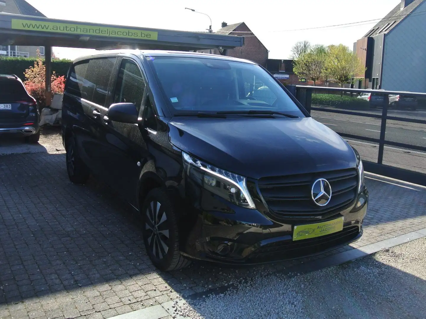 Mercedes-Benz Vito 124 CDI * DUBBEL CABINE * 4500 KM! * 2024 * 49174+ Zwart - 1