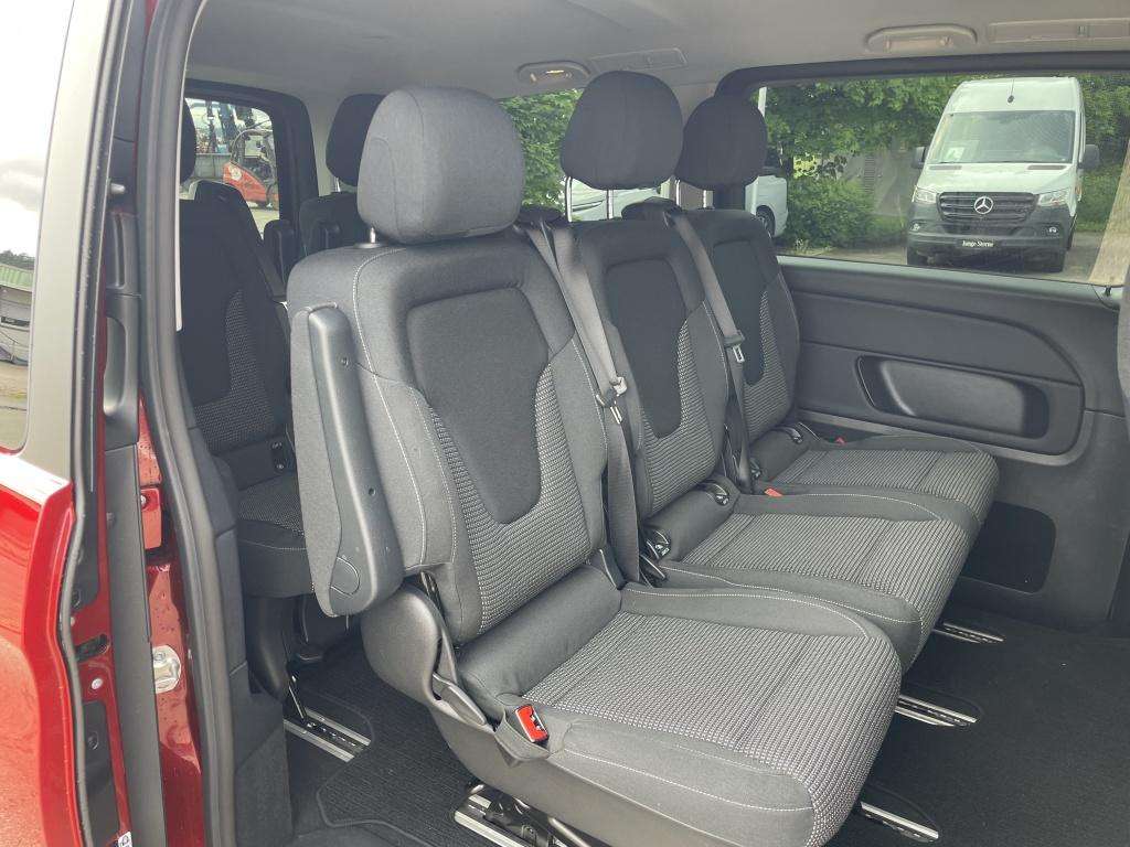 Mercedes-Benz V 220