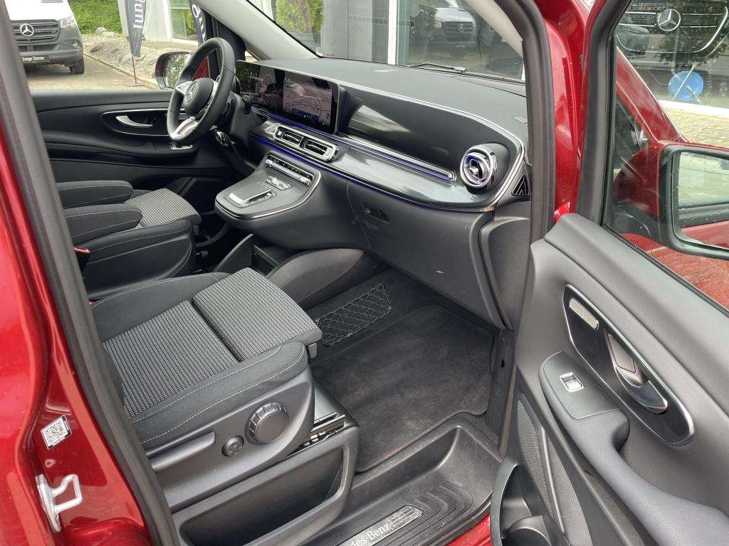 Mercedes-Benz V 220
