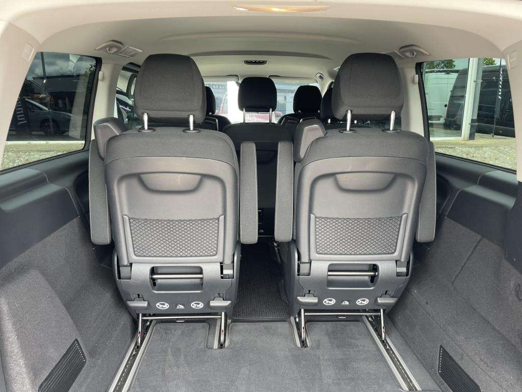 Mercedes-Benz V 220