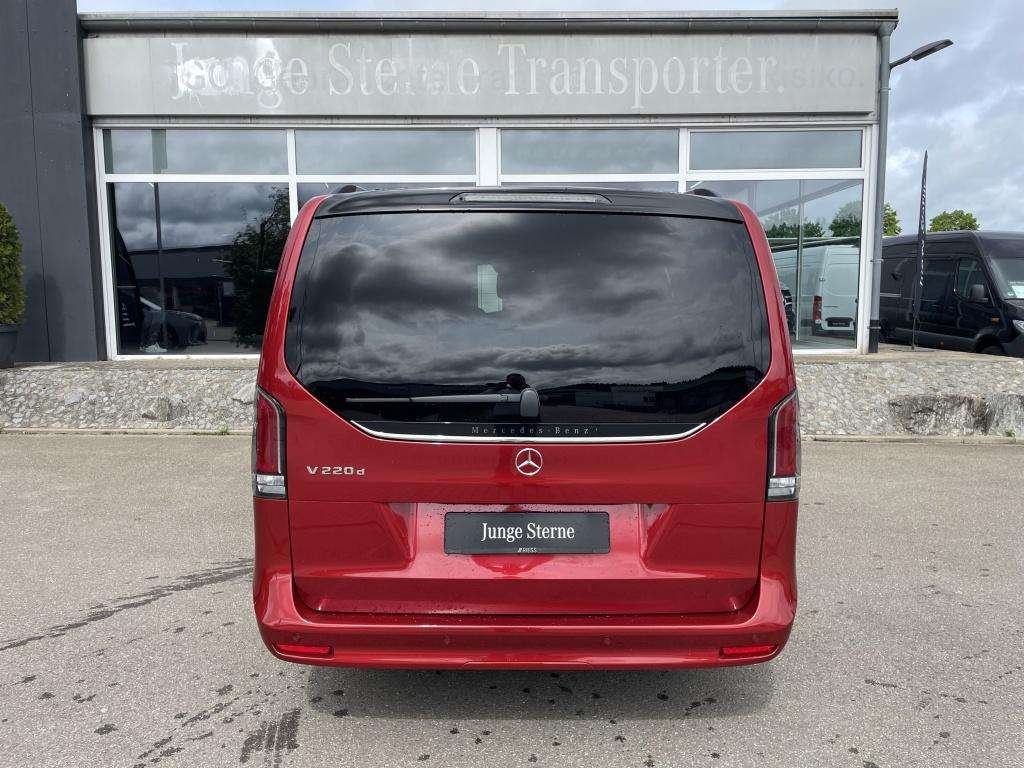 Mercedes-Benz V 220