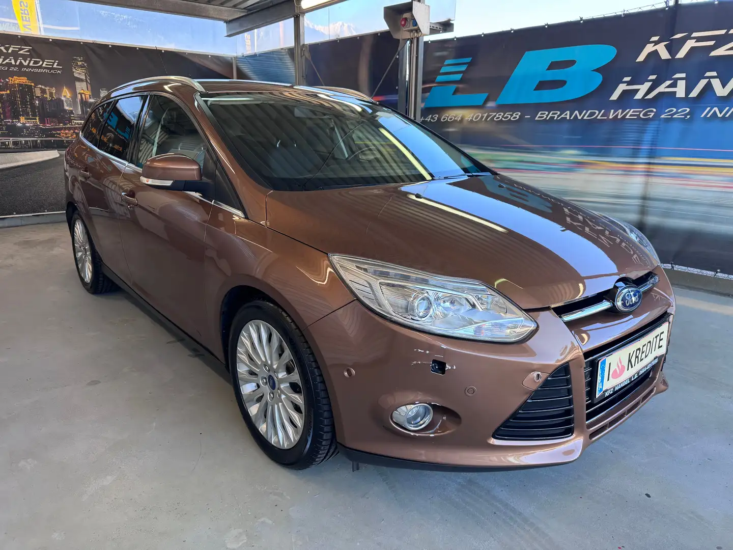 Ford Focus Traveller Titanium 1,6 EcoBoost Braun - 1