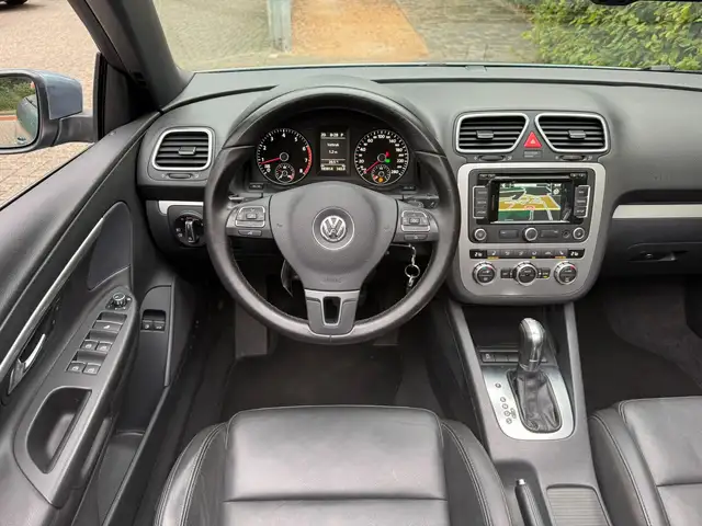 Volkswagen Eos view 4
