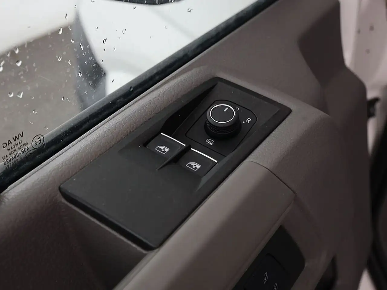 Volkswagen Crafter E 35 Kasten 36kWh Aut LED R-KAMERA NAVI 21