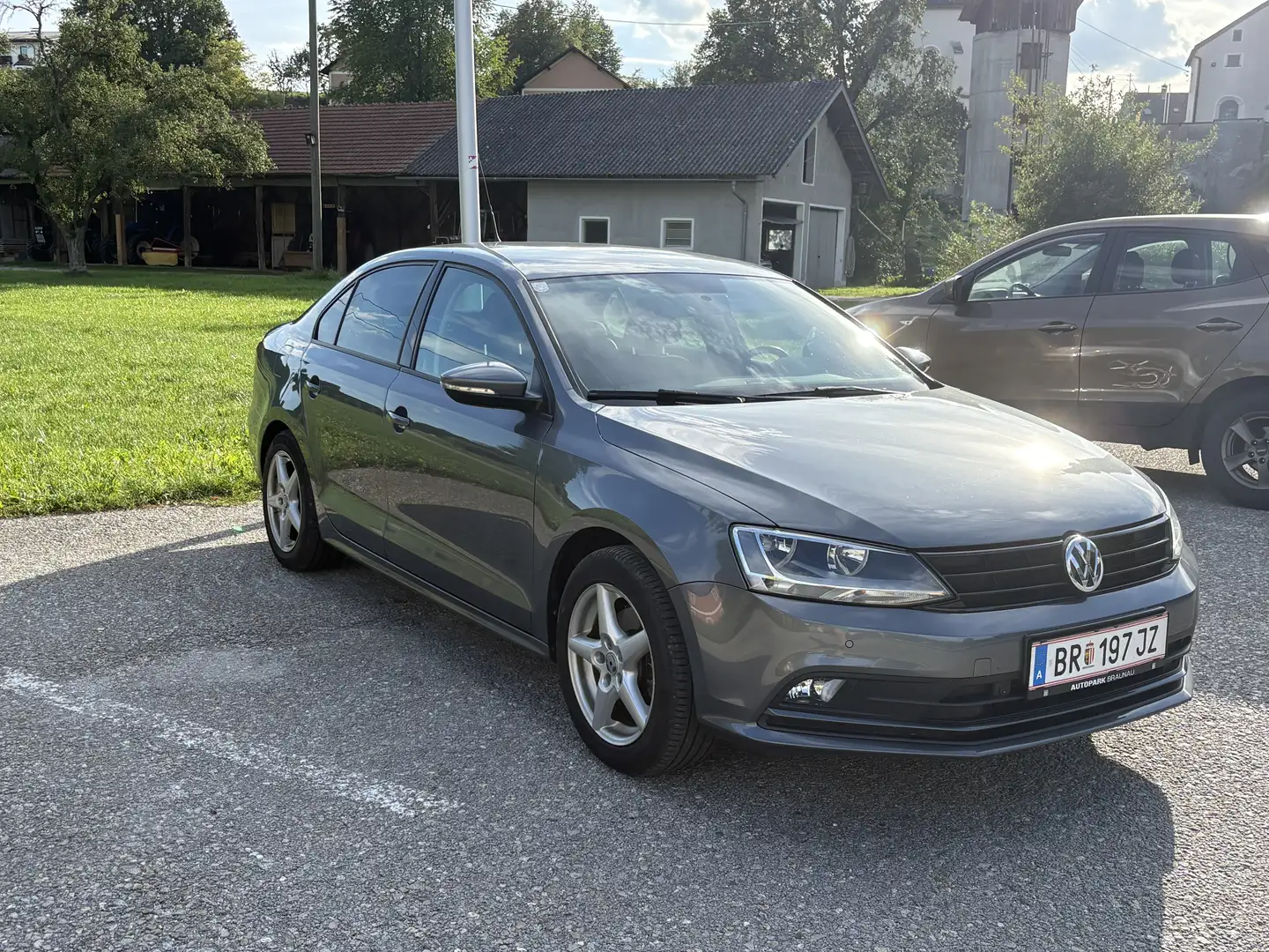 Volkswagen Jetta 2.0 TDI BlueMotion Technologie - 1