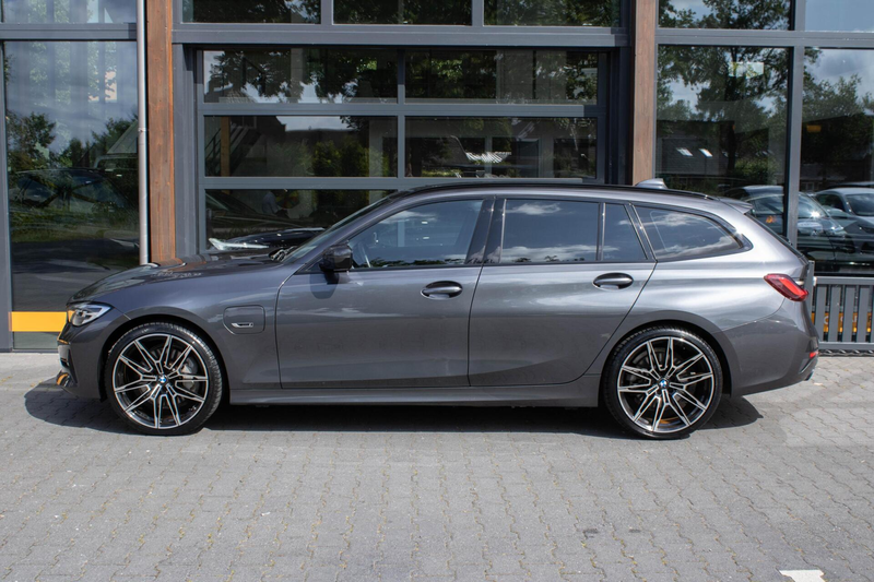 BMW 330 3-serie Touring 330E xDrive Sportline|Stuur+stoelv — photo 9