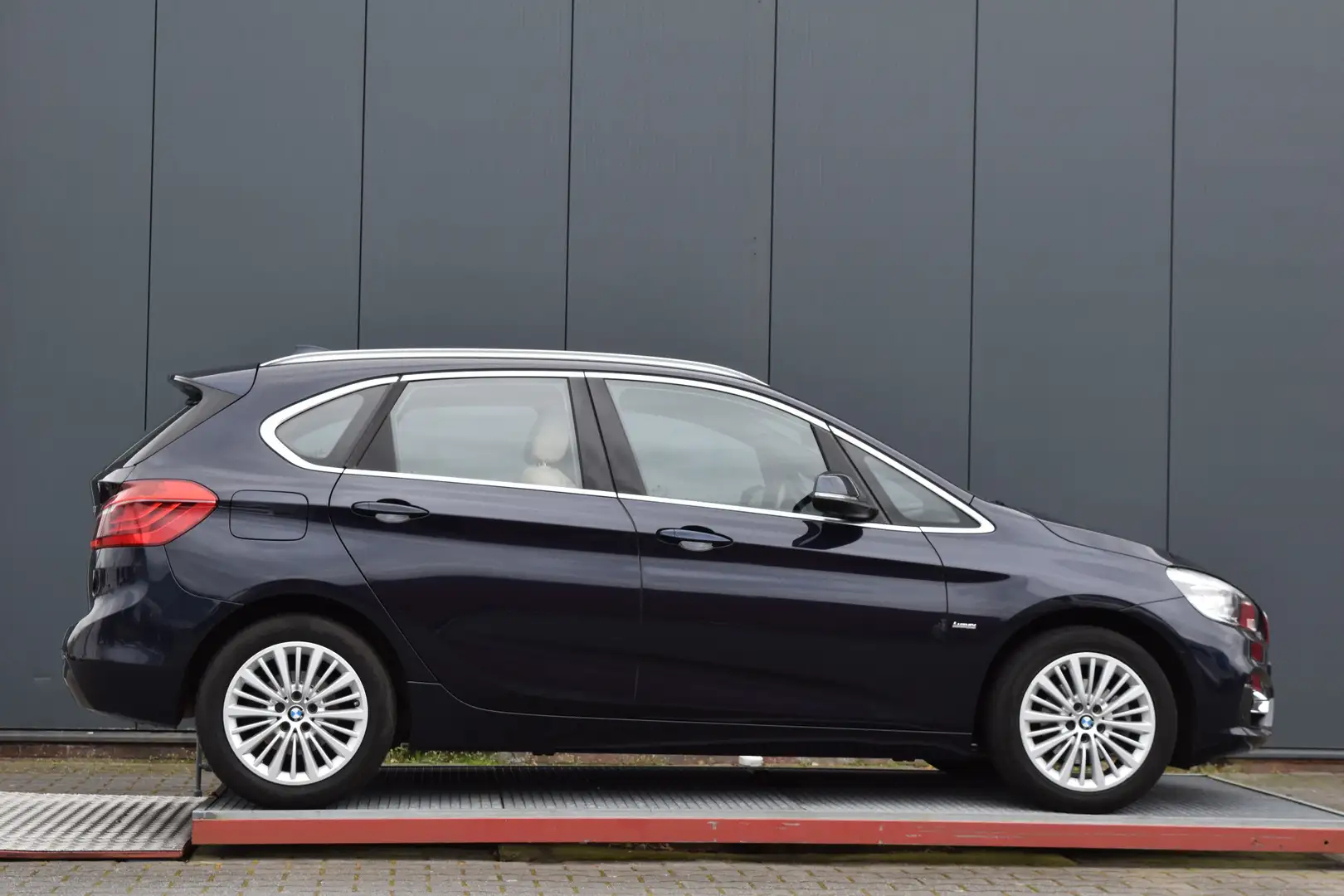 BMW 218 2-serie Active Tourer 218i Corporate Lease High Ex Blauw - 2