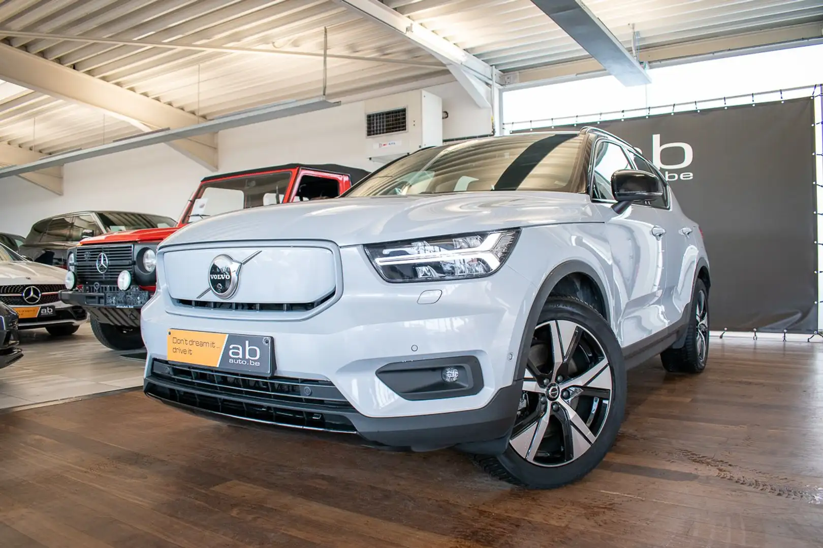 Volvo EX40 P8 RECHARGE, PANO, HARMAN/KARDON, APPLE CARPLAY Blanco - 1