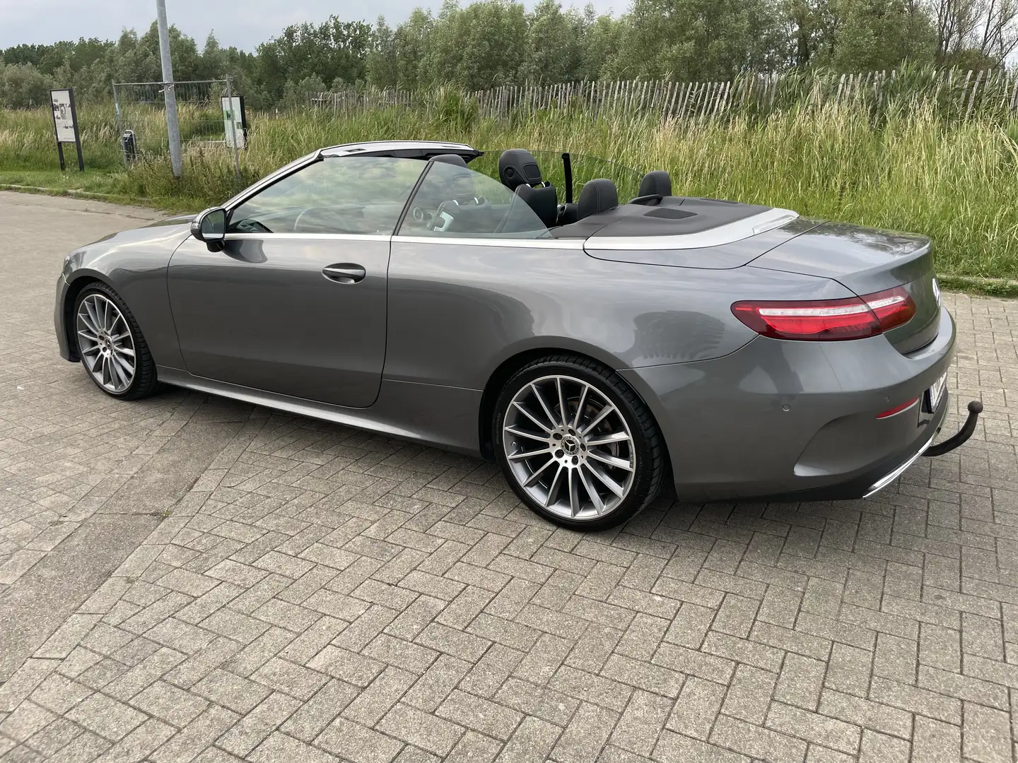 Mercedes-Benz E 220 d Cabrio 9G-TRONIC AMG Line - 1